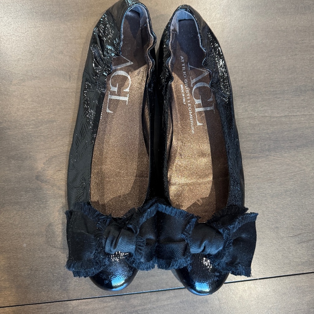 AGL Attilio Giusti Leombruni Patent Leather Ballet Flats w/Satin Bow